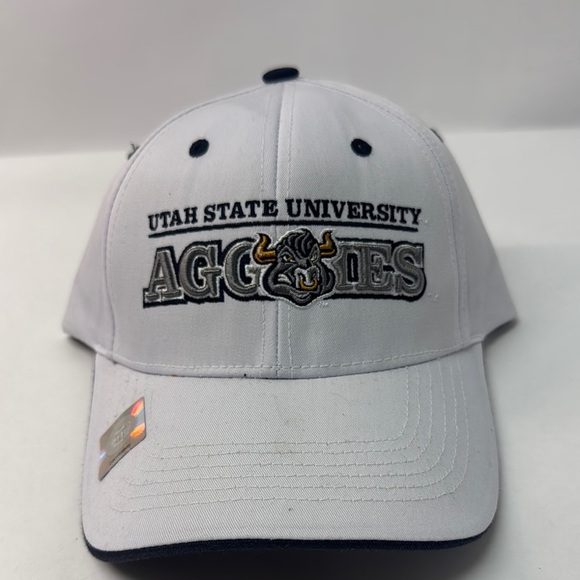Vintage Utah State University Aggies White Cap with sticker - Picture 1 of 7